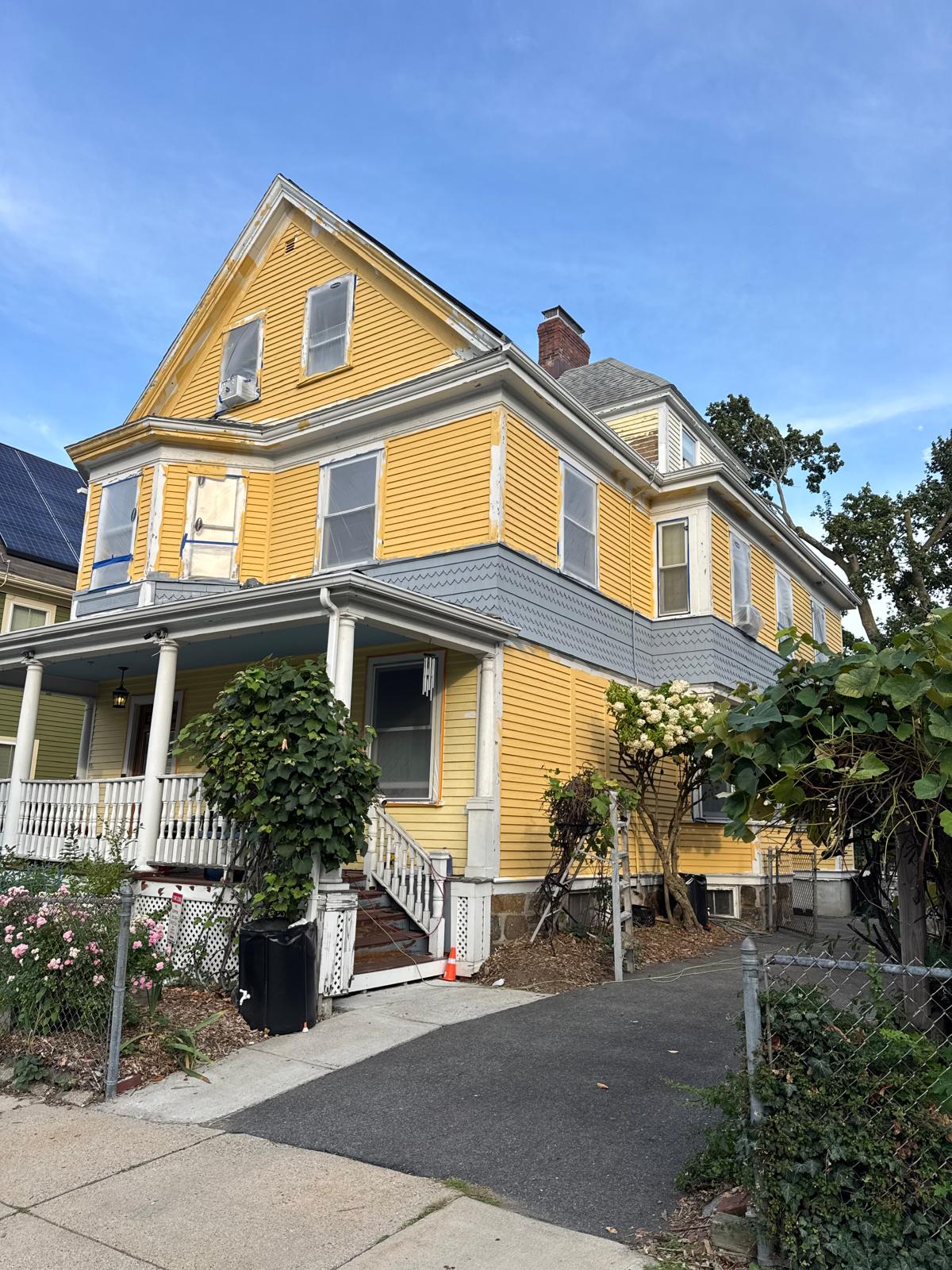 Painting Contractor in Everett MA – professional exterior painting by Gago's Painting